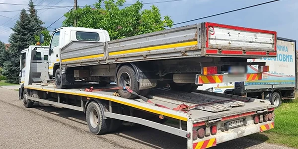 Šlep služba Inđija slepovanje kamiona u kvaru