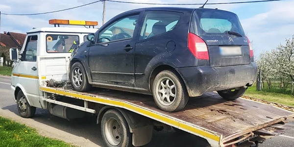 Šlep služba Kać slepovanje automobila u kvaru na putu